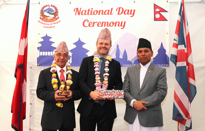 Ambassador Subedi hands over gifts to Virendra Sharma and Gareth Bayley