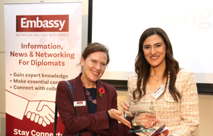 Joumana Nigmeldeen of the Egyptian Consulate receives the Consul of the Year Award 2025 from Embassy Group Director Elizabeth Stewart